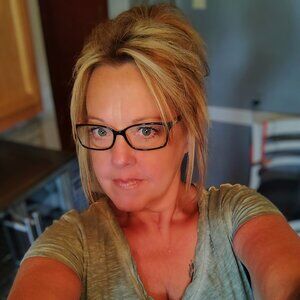 Meet your Posher, Corina